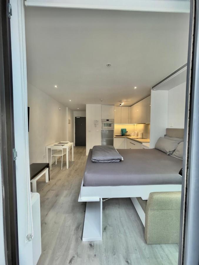גיברלטר Holiday Studio Apartment Near The Beach And City Centre מראה חיצוני תמונה